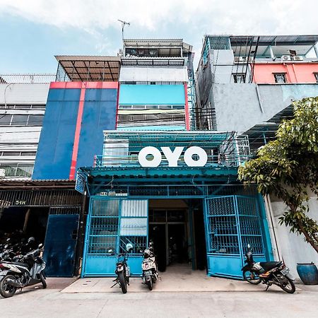 Отель Oyo 478 Balcon Biru Джакарта Экстерьер фото